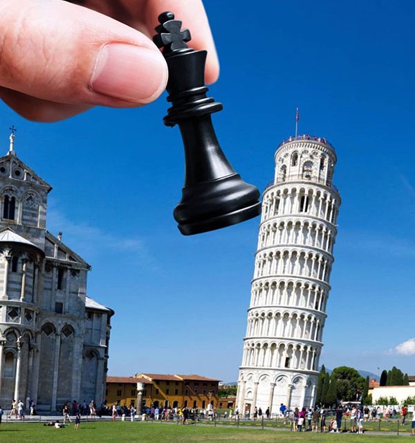 Finally a more creative forced perspective photo at the Leaning Tower of Pisa. The photographer, Suíssas, is a very creative artist making optical illusion photos that are next level, like this Checkmate.