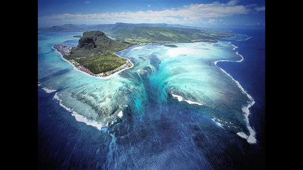 The underwater waterfall in Mauritius is a landmark that is an optical illusion