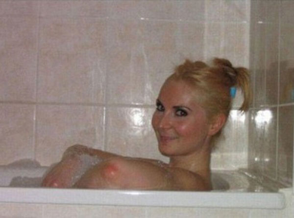 lady in a bath elbows