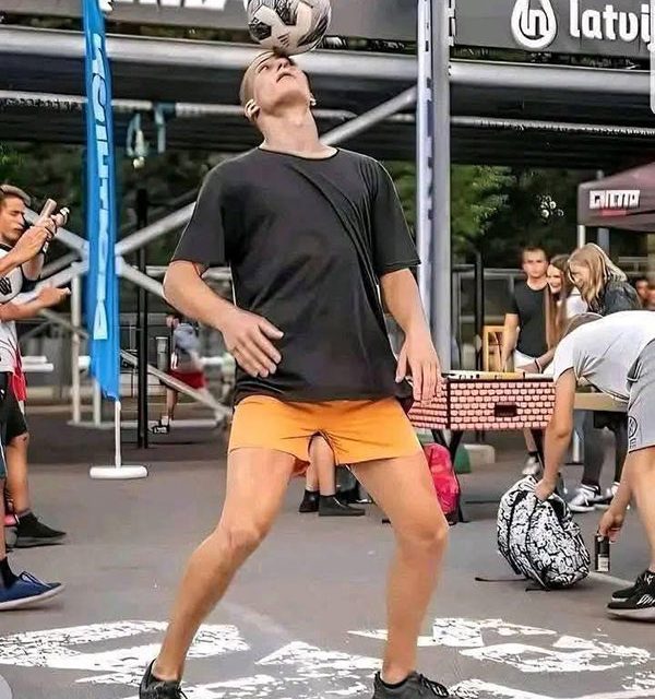 dirty mind illusion with an exxxtra leg