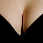 This nice cleavage is just an optical illusion to play with your dirty mind.