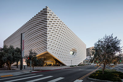 The Broad Museum parallax illusion in architecture